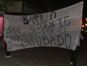 Bisogni tiene patas cortas