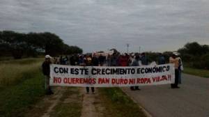 Contin&uacute;a el acampe de originarios y campesinos pobres