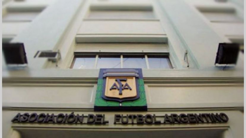Detr&aacute;s de la pelea por el f&uacute;tbol argentino