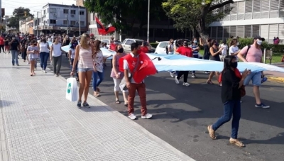 AGMER acept&oacute; la propuesta del gobierno y cerr&oacute; en el 35% tras un sostenido reclamo