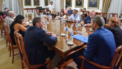Paritaria: Gobierno y estatales acordaron 40% hasta junio y una revisi&oacute;n si la inflaci&oacute;n es mayor