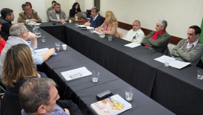Paritaria: docentes formalizaron rechazo y estatales esperan mejoras con un plan de lucha en suspenso