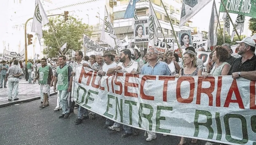 Diciembre de 2001: a 22 años, la multisectorial alerta sobre los planes de hambre y represión de Milei