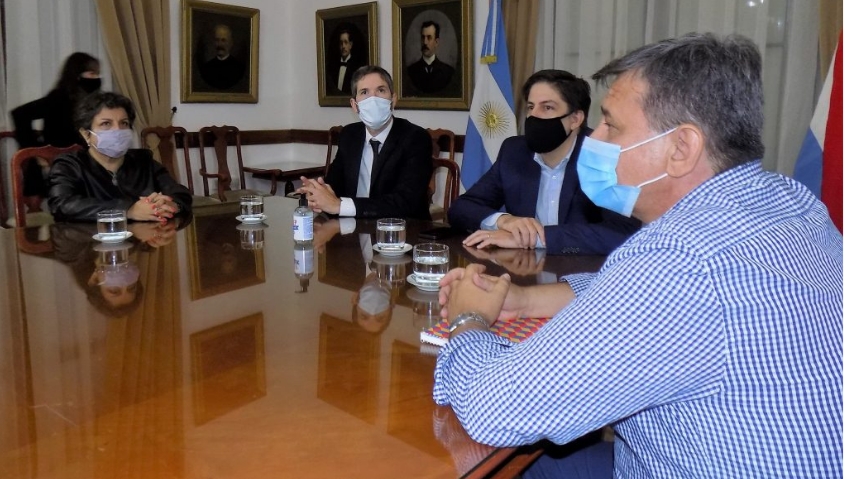 Presencialidad, condiciones laborales y salarios: los ejes de la reuni&oacute;n entre los sindicatos docentes y el ministro Trotta