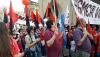Docentes exigen al gobierno que pague "en tiempo y forma" la cl&aacute;usula gatillo