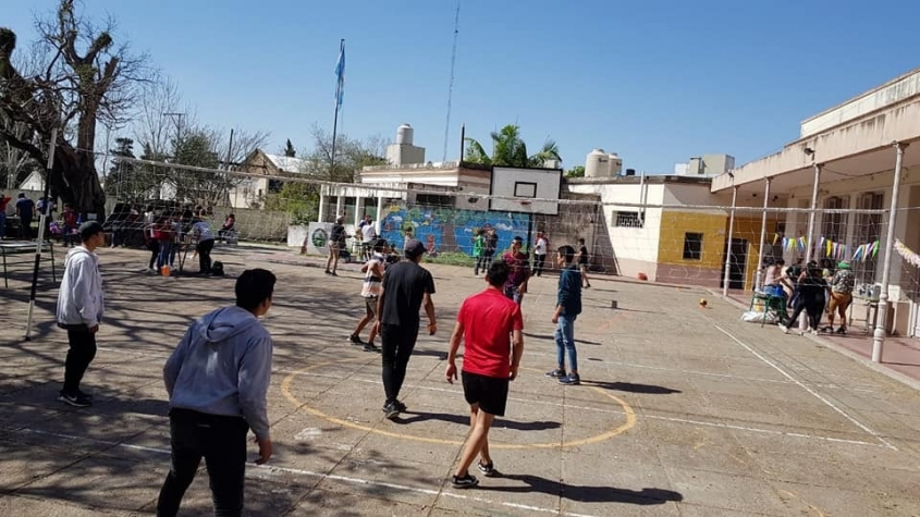 Una lucha sin fin con el CGE por la continuidad de cursos en una escuela secundaria de Paraná