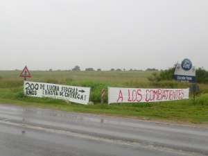 Nunca tan fuerte un mediod&iacute;a atado con alambre en Espinillo
