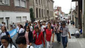 Paran&aacute; march&oacute; contra el ajuste y la entrega