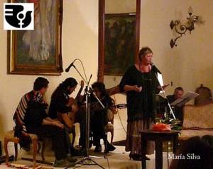 Noche folkl&oacute;rica en el teatro